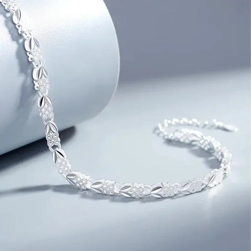 Elegant Sparkling Lucky Clover Bracelet