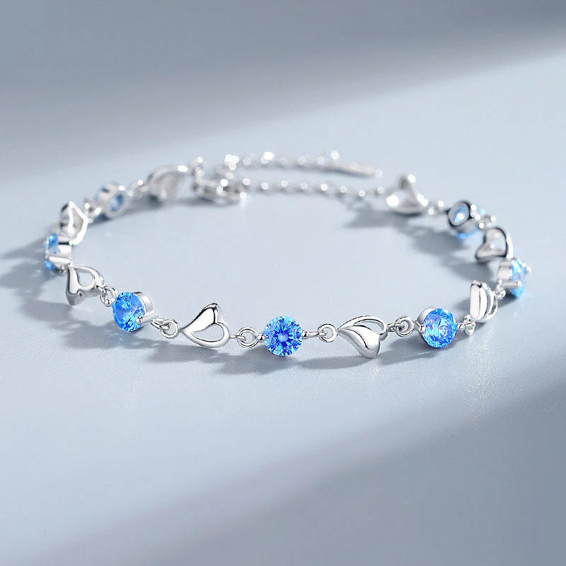 Elegant Sparkling Lucky Clover Bracelet