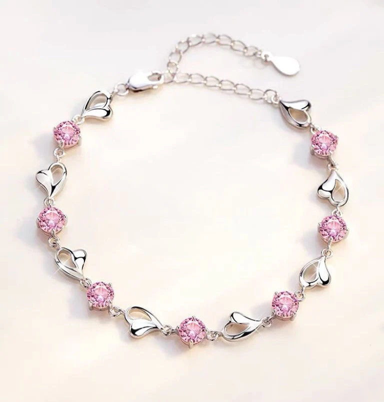 Elegant Sparkling Lucky Clover Bracelet